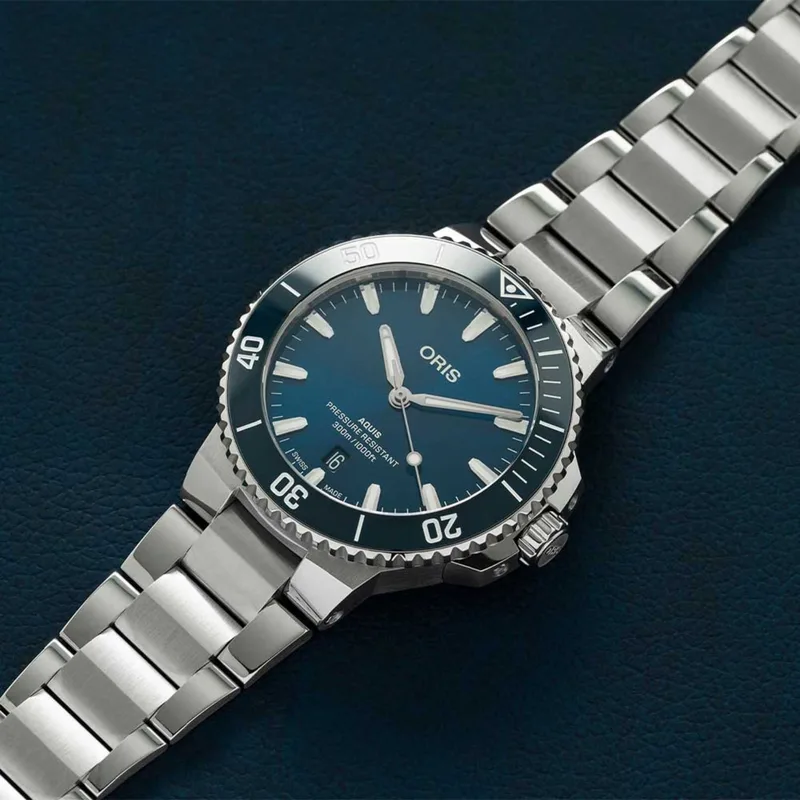 Aquis Date Calibre 400